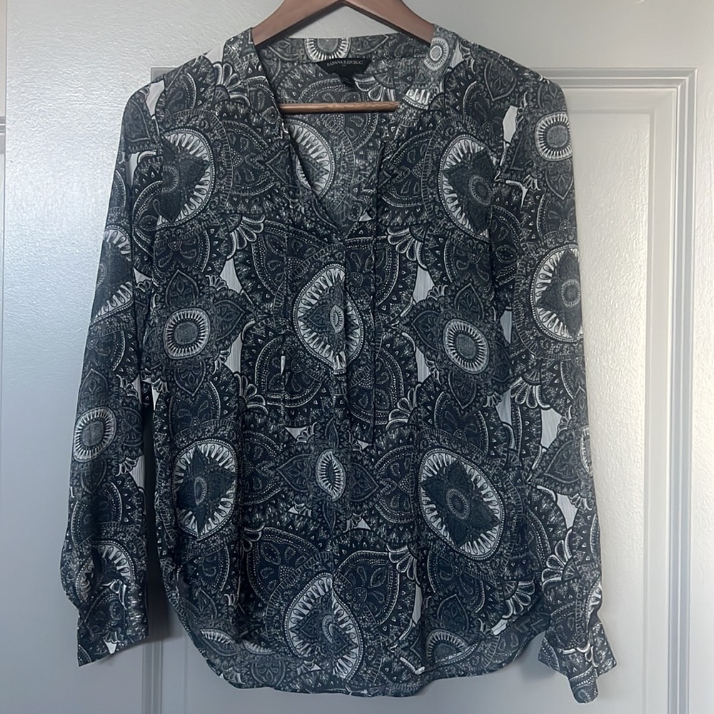 Banana Republic paisley print blouse size XS